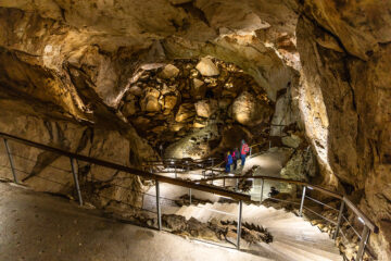 Geheimnisvolle Welt der Höhlen,Grotten und Klammen