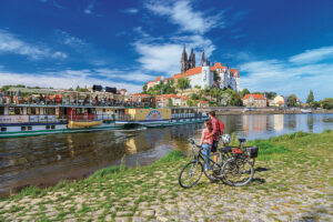 Blick vom Elberadweg zur Albrechtsburg Meissen