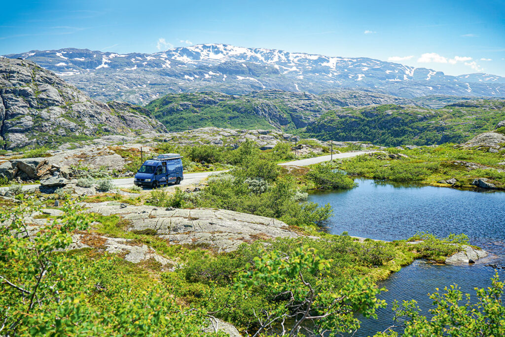 Van in Norwegen auf dem Weg zum Nordkap