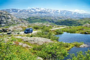 Van in Norwegen auf dem Weg zum Nordkap