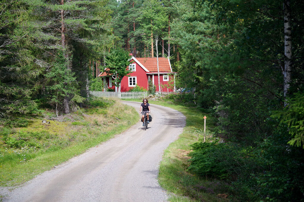 Radler fährt durch Schweden