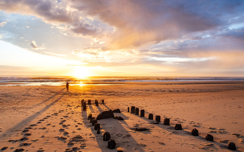 Camperin Sonnenuntergang am Atlantik