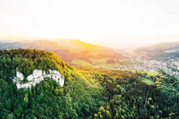 Wandern zwischen Albtrauf und Wacholderheide