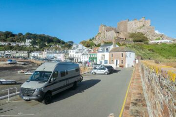 Mit Campervan und E-Bike unterwegs auf Jersey